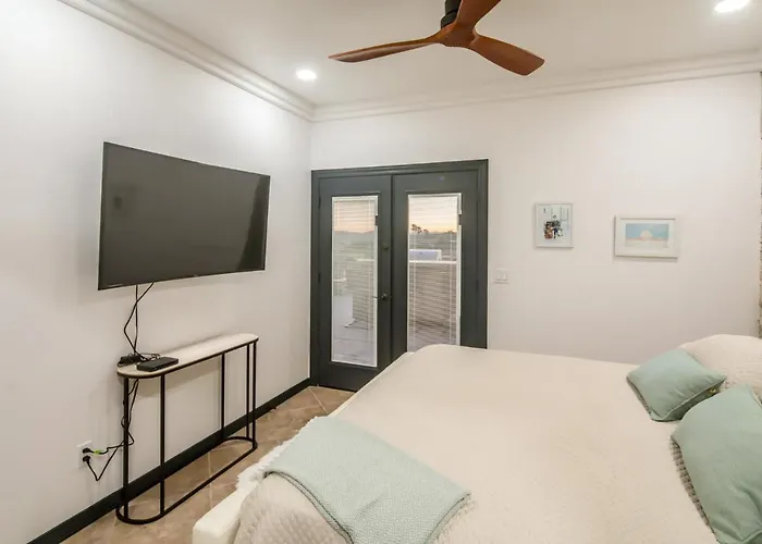 Views! Luxury W/ Pool, & Fire Pit! * Lake Havasu City
