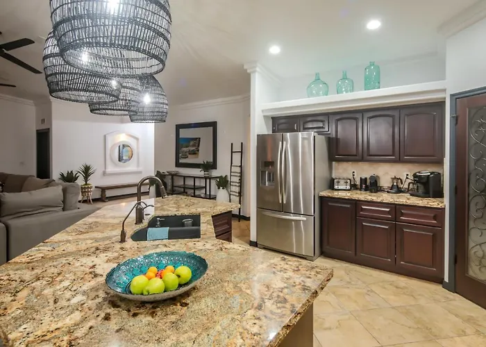 Views! Luxury W/ Pool, & Fire Pit! Holiday home *