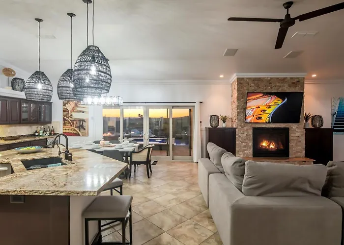 Views! Luxury W/ Pool, & Fire Pit! Lake Havasu City
