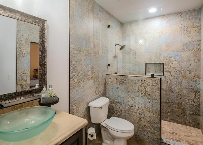 Views! Luxury W/ Pool, & Fire Pit! Lake Havasu City
